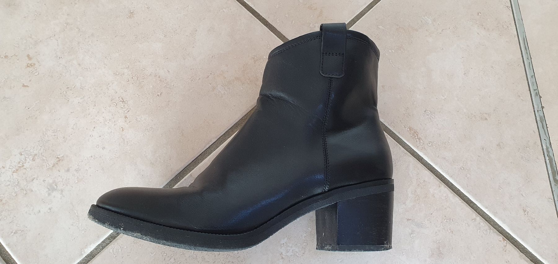 Chaussures femmes: Bottines noires 39 – D'occasion à Moutier par mar_7nrw 1