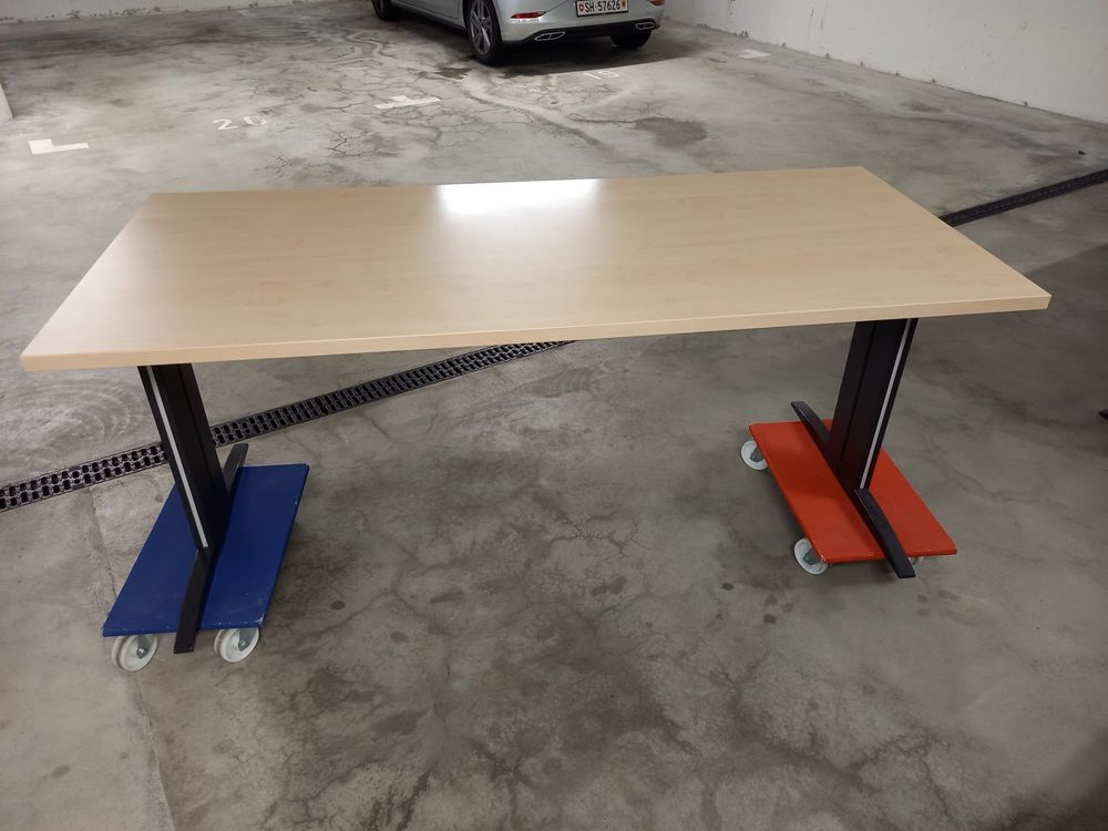 Scrivanie: Schreibtisch 180x80 cm (9 Stück) mit 13cm Höhenverstellung – Usato da Glattpark(Opfikon) venduto da talentschmiede 1