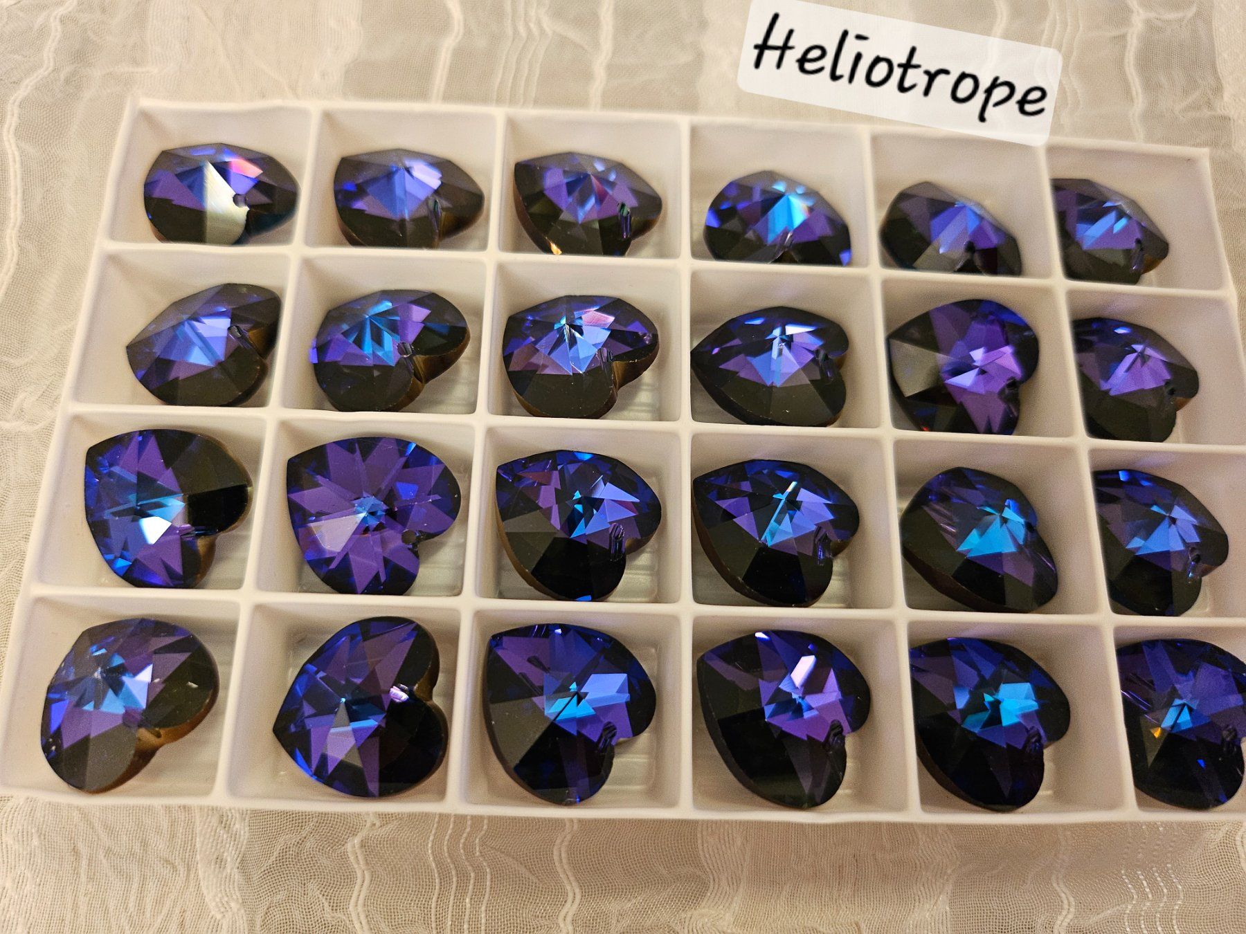 Perlen (unechte): Funkelnde Swarovski Herz Perlen 18.0x17.5mm – Neu und originalverpackt aus Dietikon von Eleda 3