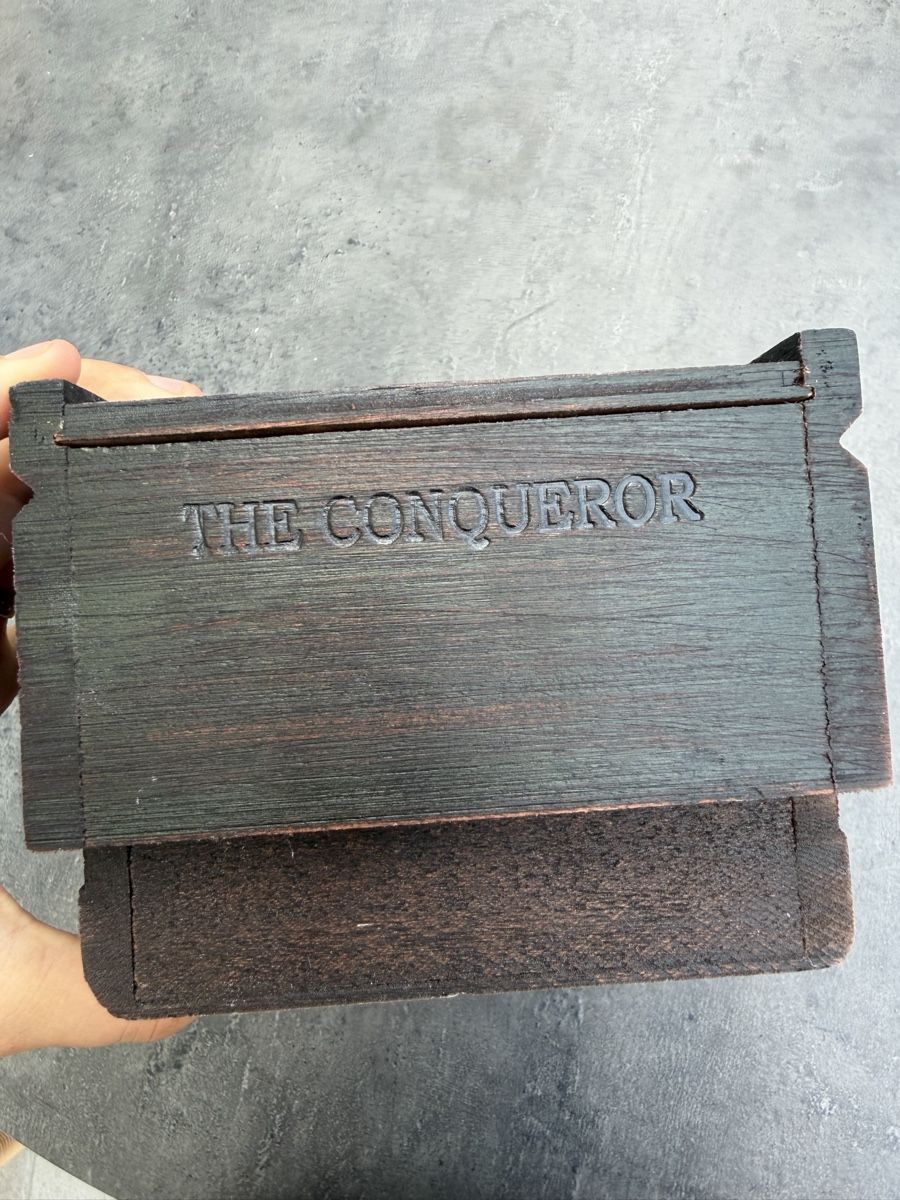 Altro: Holzbox Capitan The Conqueror 20cm dunkelbraun – Usato da Seuzach venduto da kaufes8 3