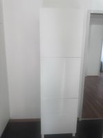 Hochschrank weiss mit Regalen und Schubladen 