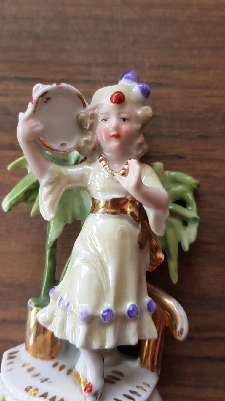 Statuette: Porzellanfigur antik - Mädchen – Usato da Mörschwil venduto da antiksalon 4