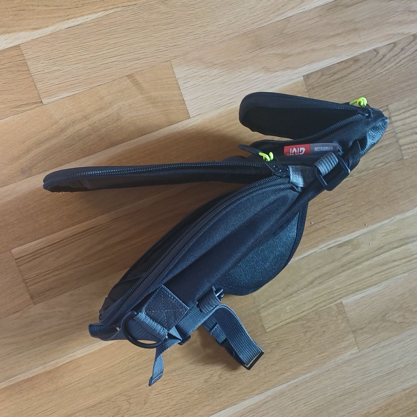 Givi Zaini: Kleiner Tankrucksack von GIVI – Usato da Pfeffikon LU venduto da SY-YoLo 1