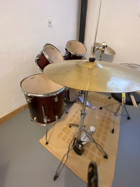 Strumenti musicali: batterie musique – Usato da chatonnaye venduto da lebizu 1