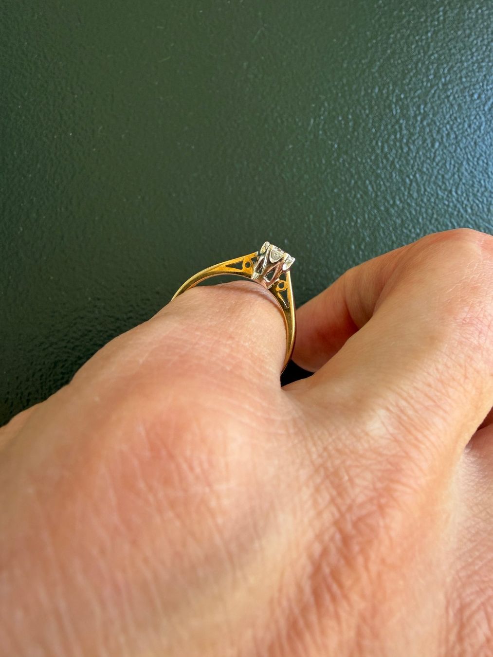 Anelli: 9 Karat Goldring mit Diamant – Usato da Bern venduto da ewi21 3
