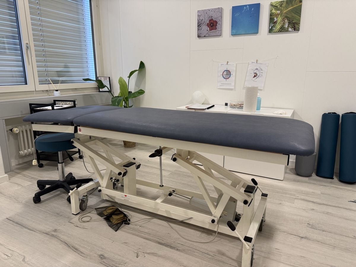 Liegen & Liegestühle: Massageliege elektrisch – Gebraucht aus Jona von amsel09 2
