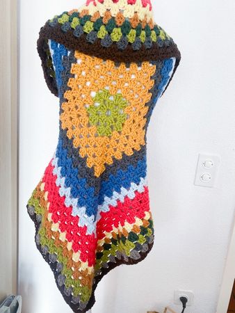 gehäkelte Strickweste Vest im Empire-Stil Regenbogen