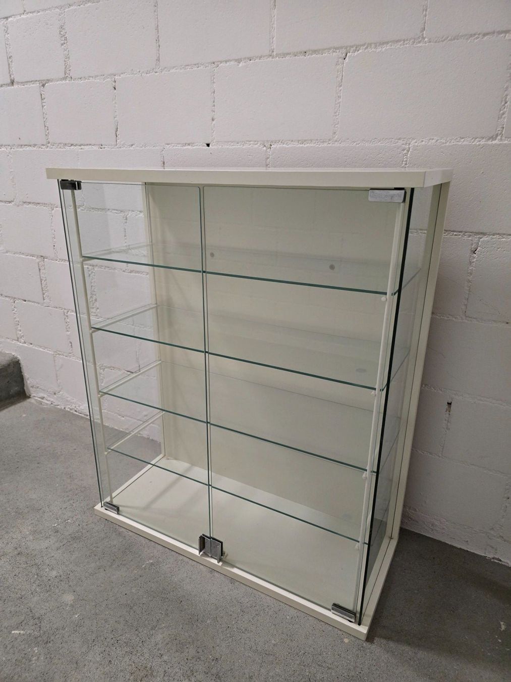 Vitrinen: Vitrine weiss/Glas – Gebraucht aus Dättwil AG von wnuss78