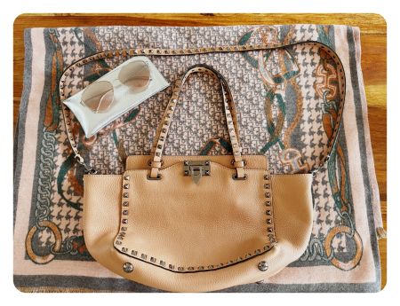 Valentino Garavani Rockstud Handtasche Leder nude