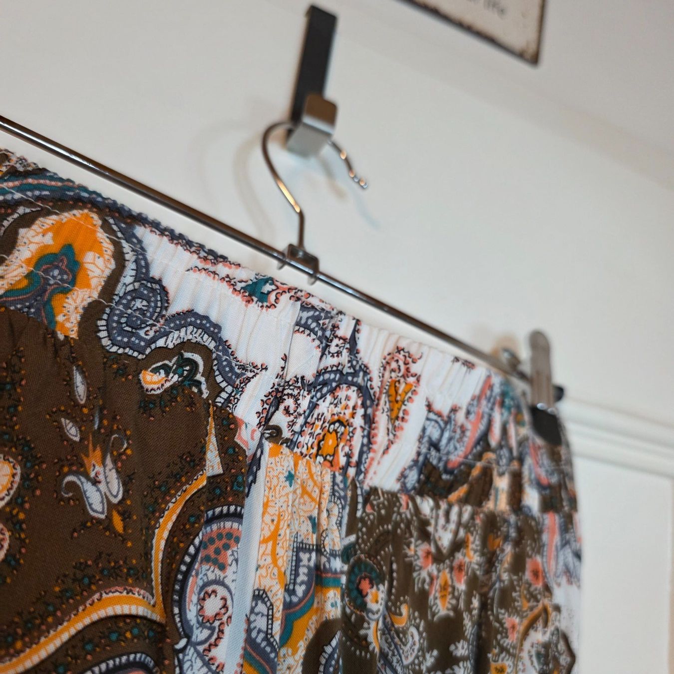 Pantaloni: Viskose Paisley Hose S Sommer – Usato da Wald ZH venduto da CapLux 3