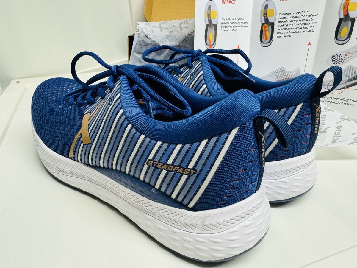 Scarpe da uomo: Chaussures de course Xelero Steadfast, Taille 44, Neuves – Nuovo e nell'imballaggio originale da Brügg BE venduto da Goob 7