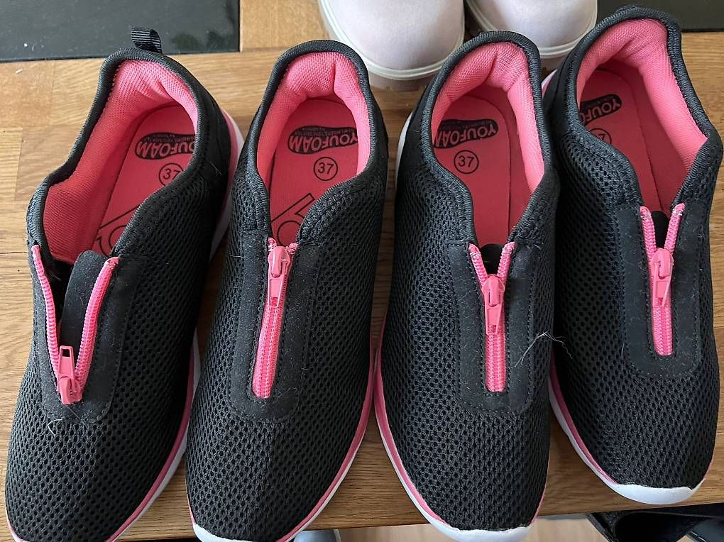Scarpe da donna: 2 Paar Damensneaker Youfoam bpc, Gr. 37 – Usato da Strengelbach venduto da Luftschutzsoldat