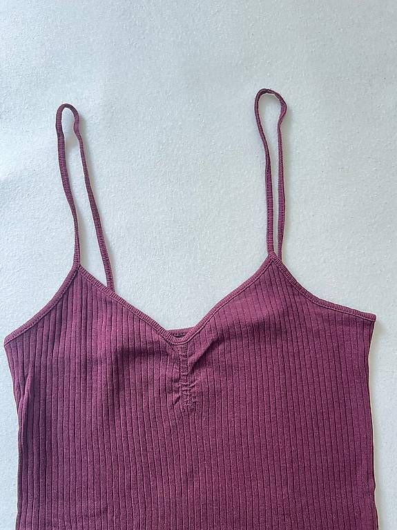 Top: ROTES TRÄGERSHIRT – Usato da Maur venduto da tab_z9rh 1