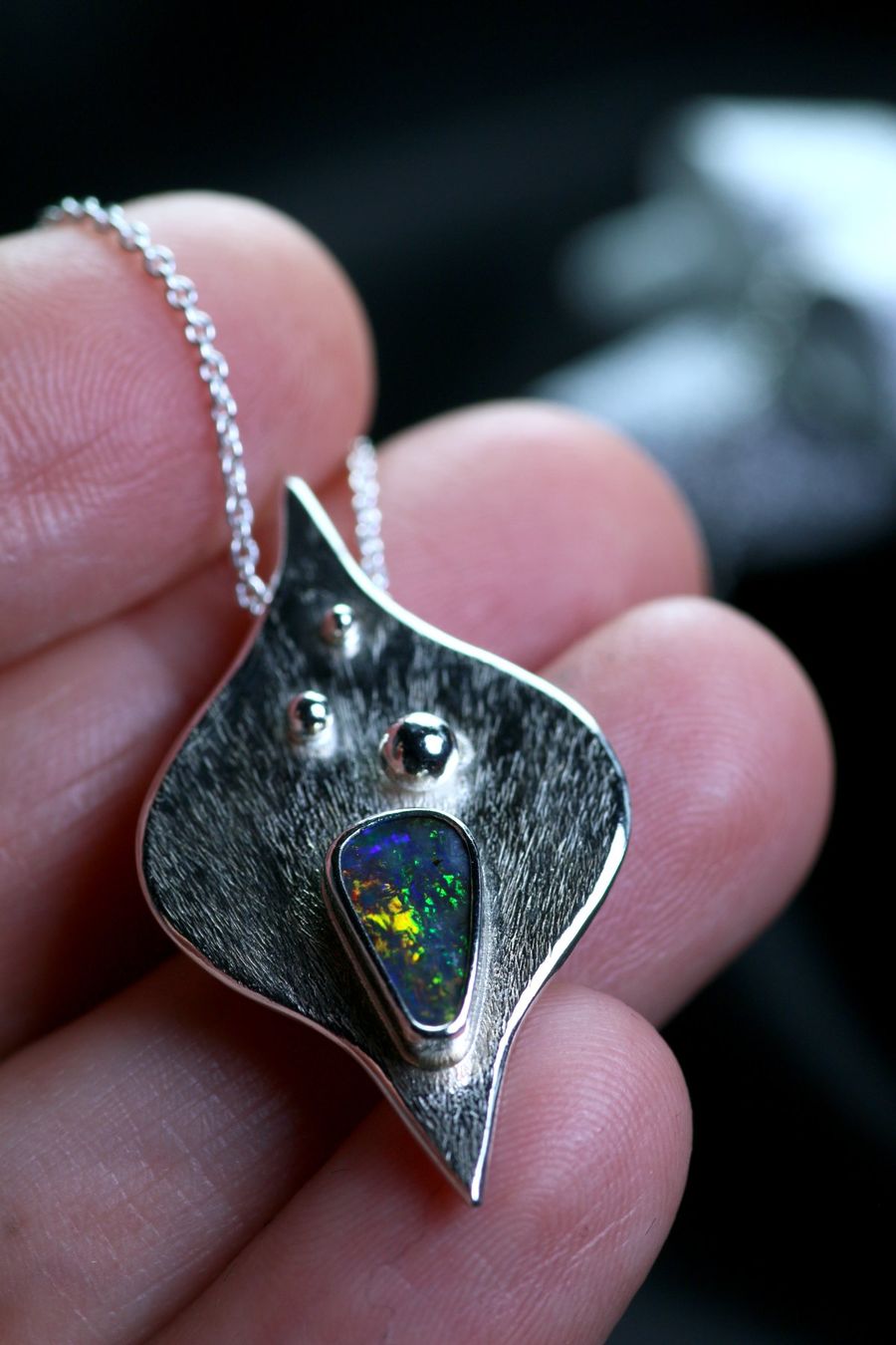 Ciondoli: MOON DUST Mystischer Silberanhänger mit echtem Opal – Nuovo e nell'imballaggio originale da Bern venduto da OSONO.Design 5
