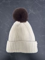 Bonnet d'hiver chaud avec pompon. Neuf! Taille unique