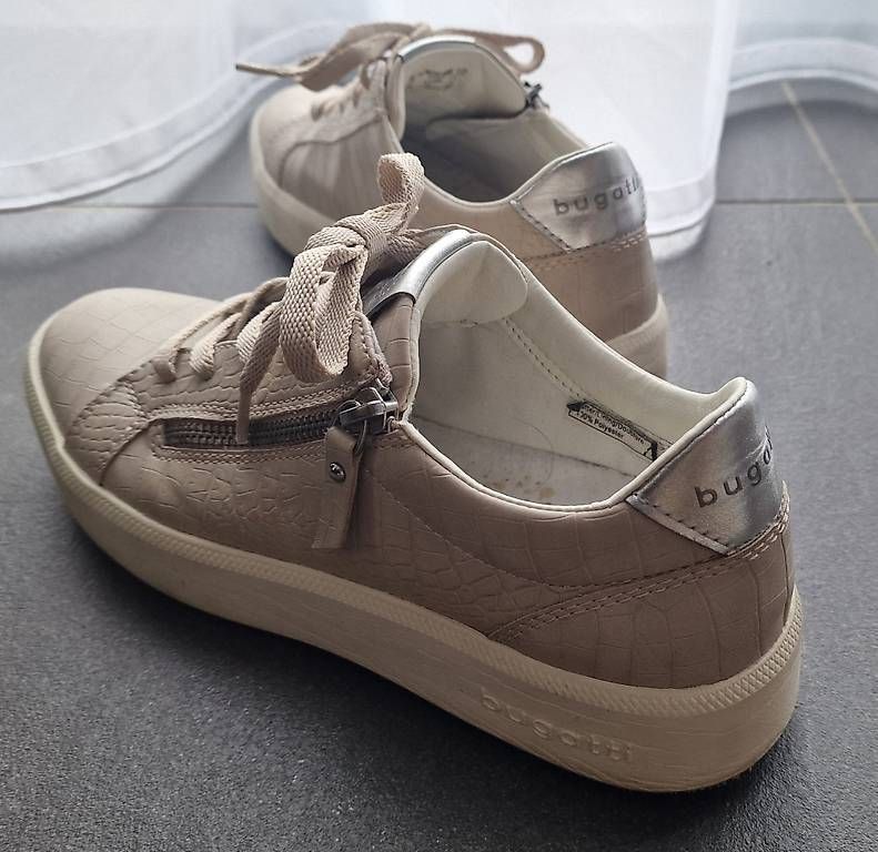Bugatti Scarpe da donna: Sneaker, Damensneaker, Bugatti, Gr. 39 – Usato da Wängi venduto da bm8677 2