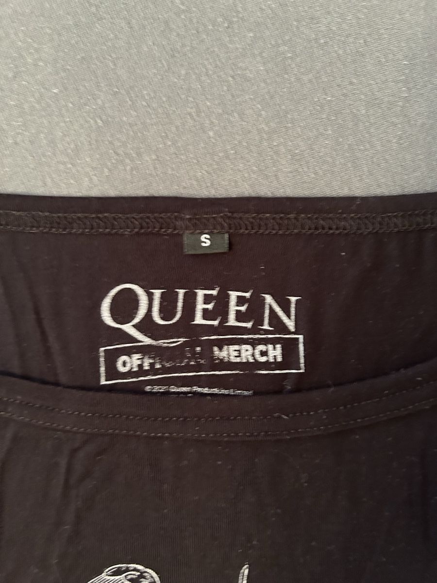 T-shirt: Queen Shirt 3/4-Arm – Usato da Tägerschen venduto da Tommylee88 1