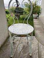 4 weisse Metallgartenstühle