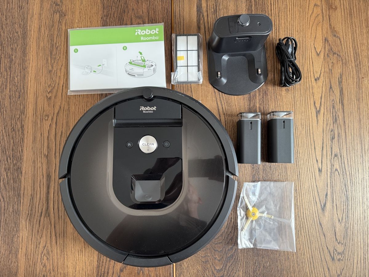 Irobot Staubsauger & Zubehör: Roomba 980 Saugroboter mit Zubehör – Gebraucht aus Luzern von Roeschuko 1