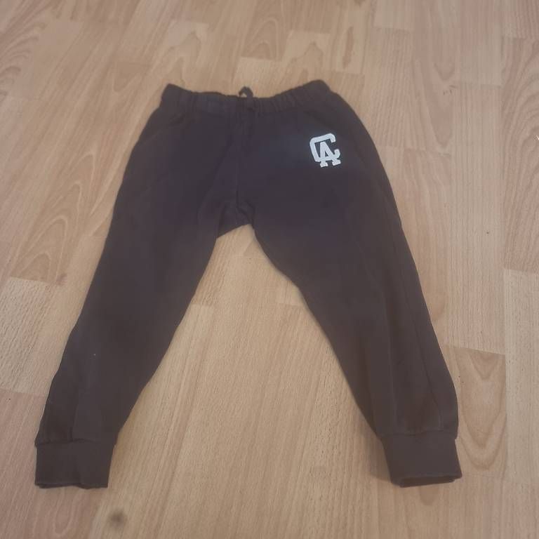 Pantaloni: H&M Trainerhose Gr. 104 – Usato da Bern venduto da DiLara2000 2