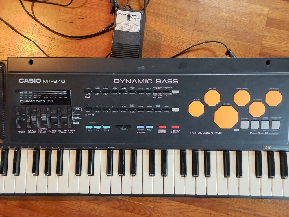 Keyboard Casio Dynamic Bass MT640 Acheter sur Ricardo