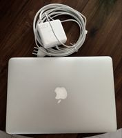 MacBook Pro (macOS Sierra) inklusive Stromkabel