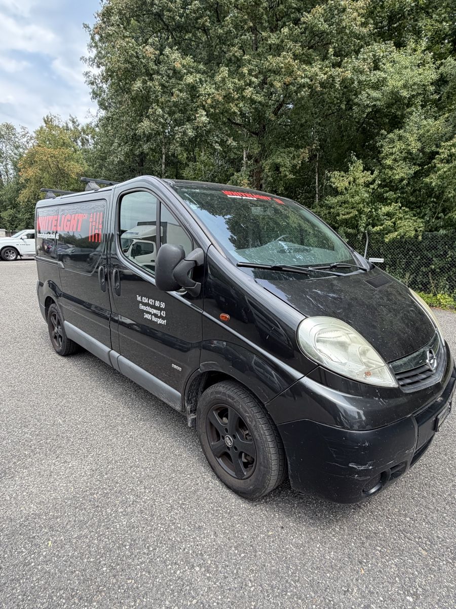 Opel Nutzfahrzeuge: Opel Vivaro 2.0 CDTI – Gebraucht aus Burgdorf von WHITELIGHT3400