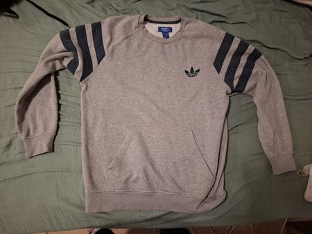 Felpa Adidas grigia con tasca taglia L ottime condizioni