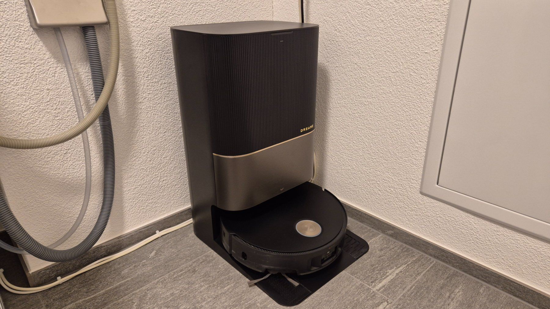 Dreame Aspirateurs & Accessoires: Dreame X50 Ultra Complete – D'occasion à Freienbach par Sector1