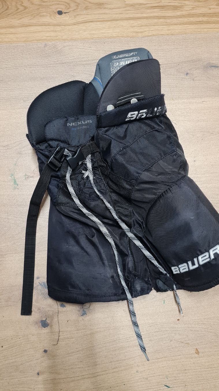 Bauer Pantaloni: Eishockeyhose JR, S – Usato da Gebenstorf venduto da Piso1 1