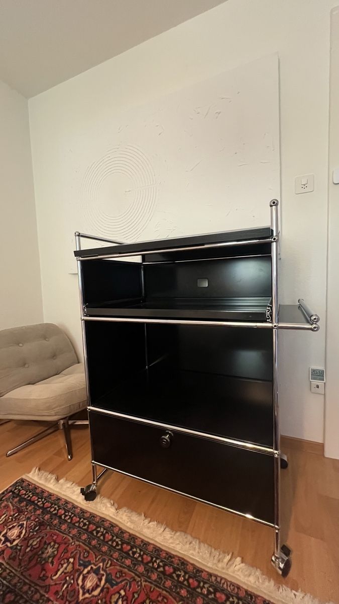 USM Korpus: USM Haller Stehtisch Graphitschwarz – Gebraucht aus Zürich von 8047 1