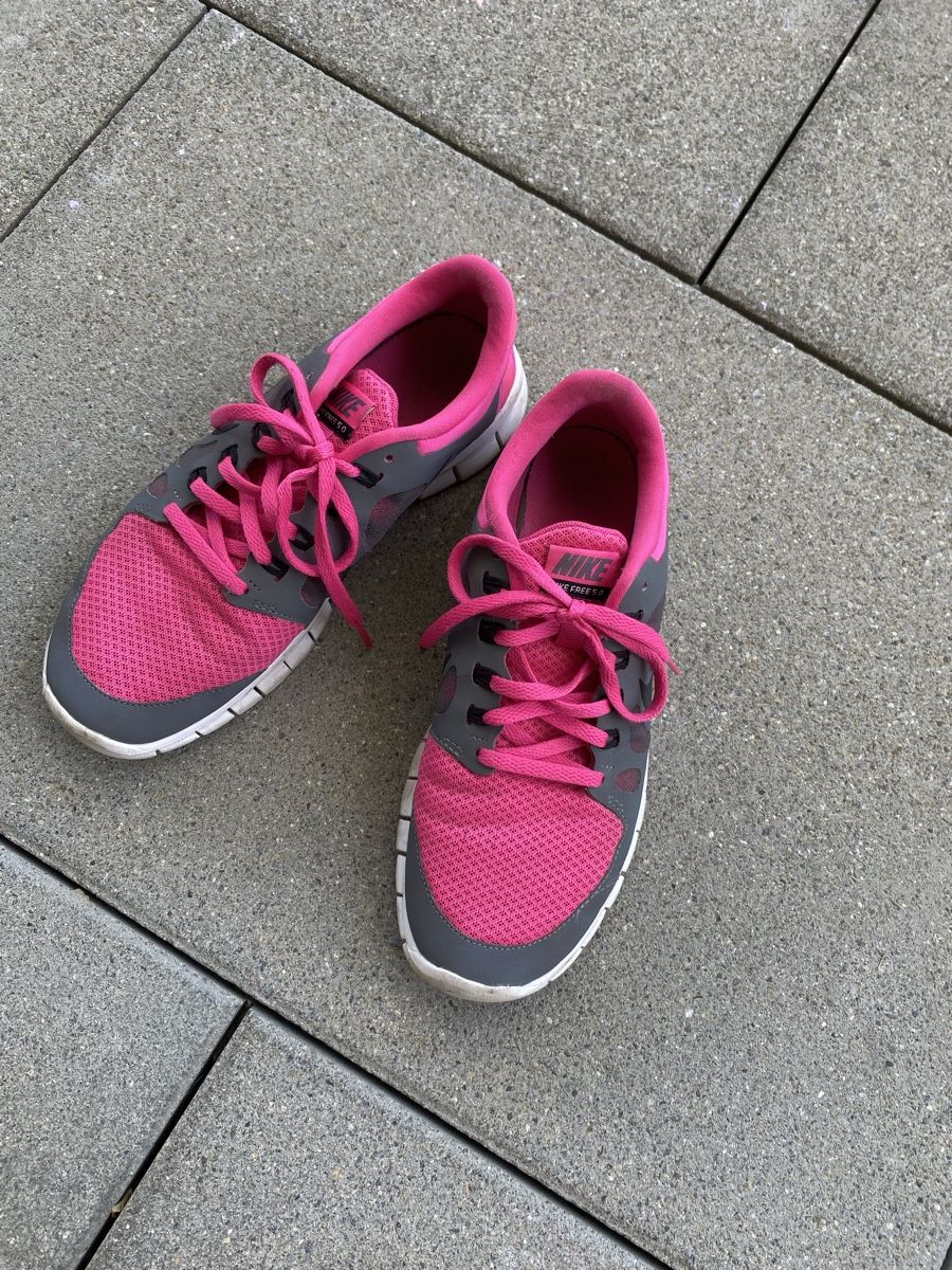 Nike Scarpe da donna: Nike Schuhe 38.5 – Usato da Eschenbach SG venduto da nicolisaurus