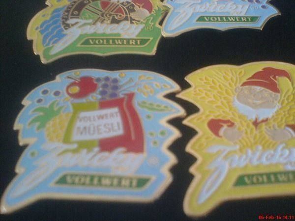 Plaketten & Abzeichen: 4x Zwicky Vollwert Sonderedition Pin – Gebraucht aus Oftringen von andrax 1