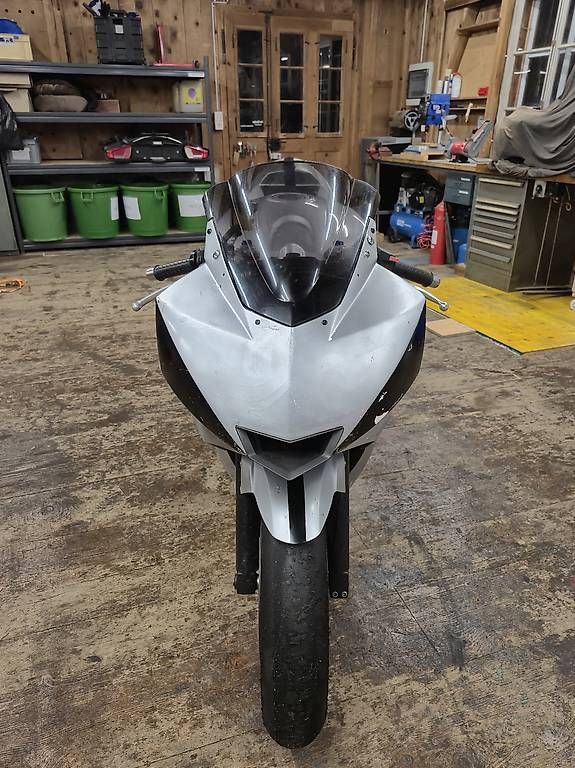 Triumph Sonstige: Triumph Daytona 600 2004 – Gebraucht aus Sonvilier von delex46 1