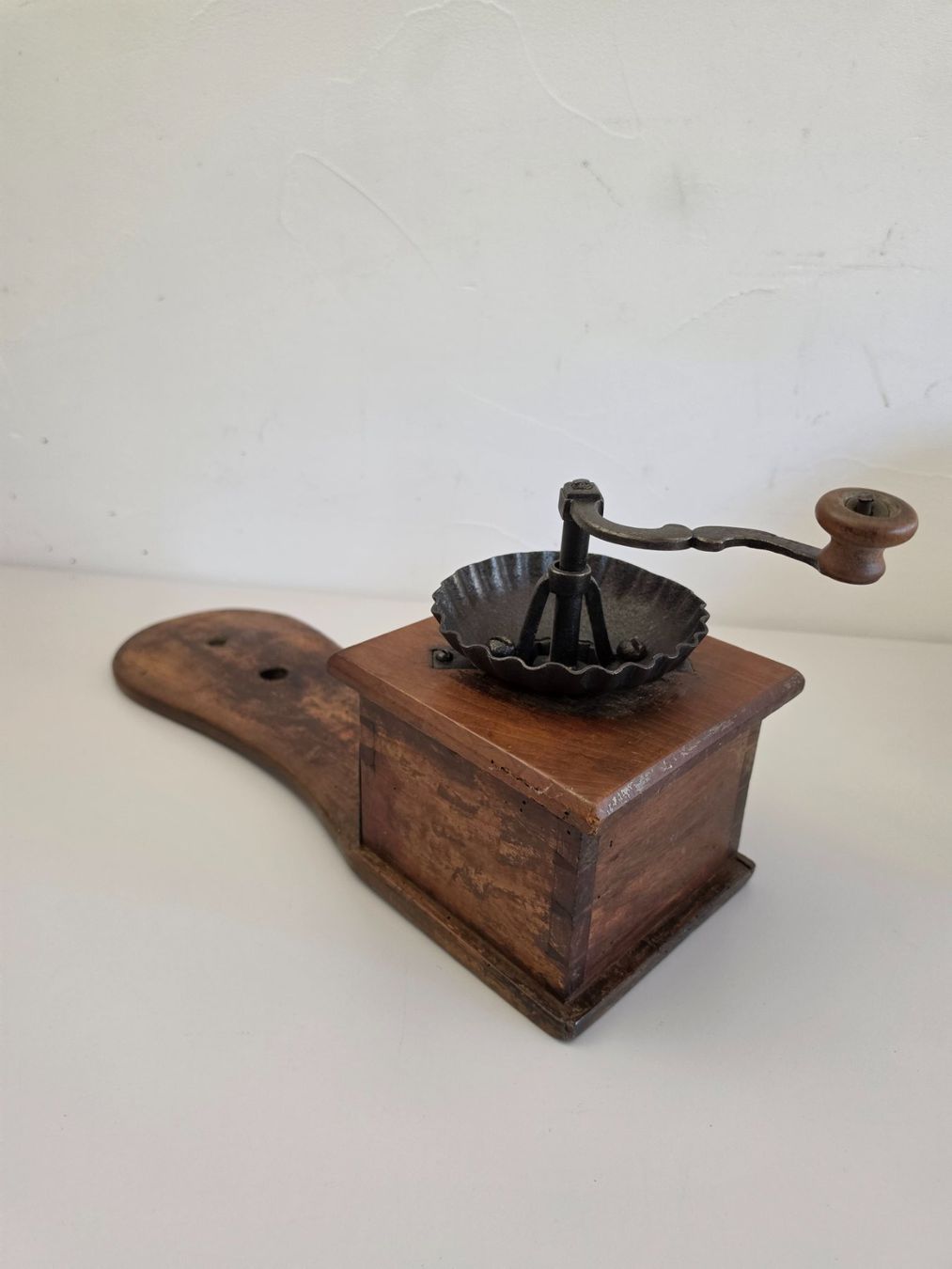 Elettrodomestici da cucina: Antike Kaffeemühle Holz - Handkurbel – Usato da Birr venduto da DisDas