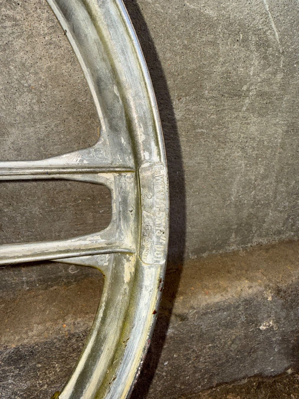Fantic Parti ricambio per ciclomotori: Fantic Mofa Gussfelgen Vorderrad – Usato da Fahrni b. Thun venduto da berger_tuning34 4