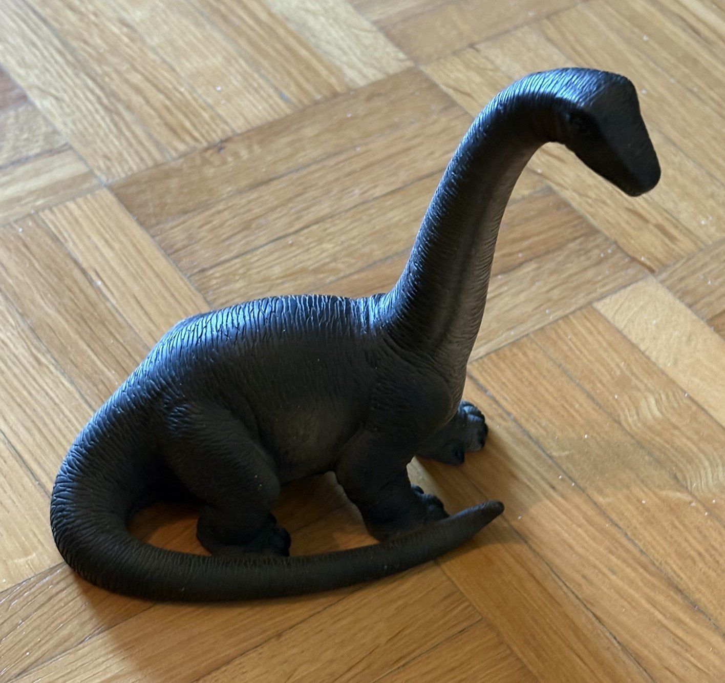 Statuette: Schwarzer Brontosaurus Dinosaurier, tolle Figur – Usato da Basel venduto da Adler61 1