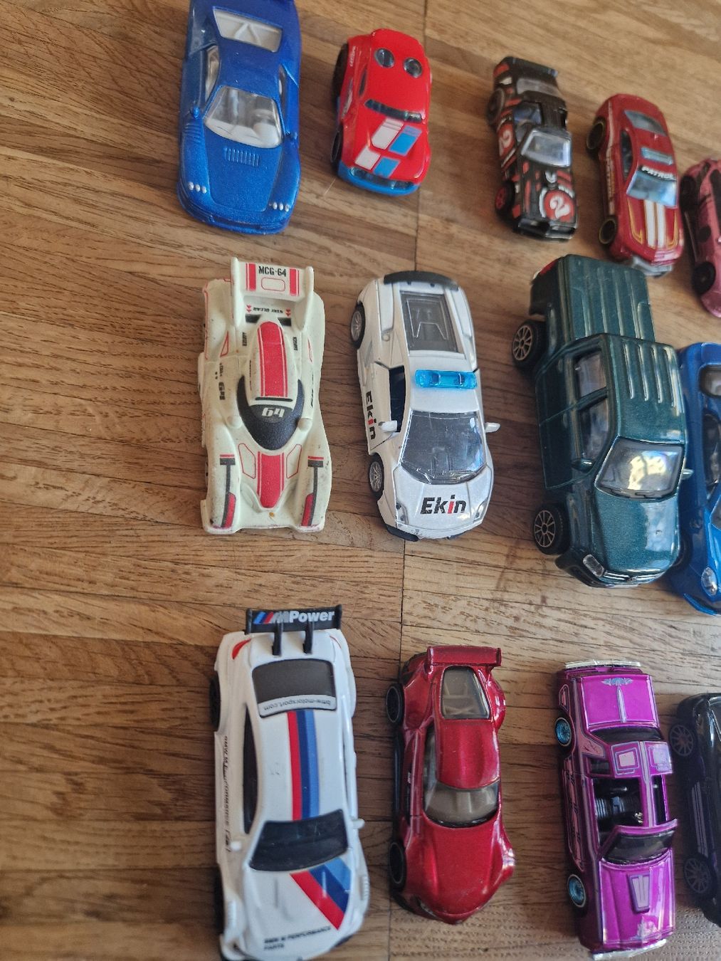 Giocattoli: Spielzeugautos Set 19 Stück – Usato da Meilen venduto da Hausimaasi 3