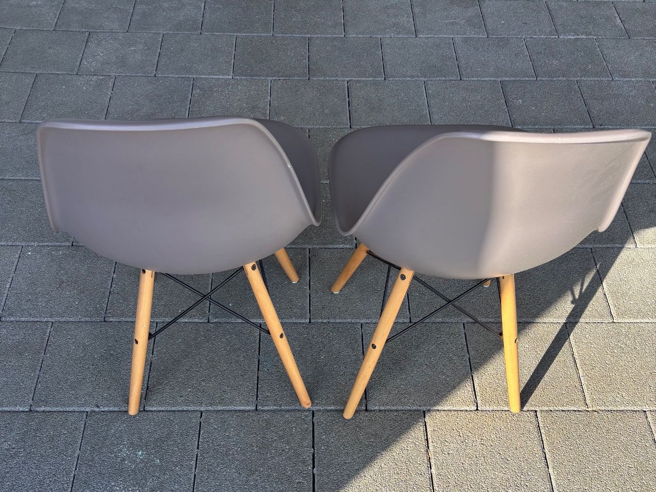 Sedie: 6 x Replica Eames Vitra Esszimmerstühle taupe – Usato da Schenkon venduto da mazzi11 5