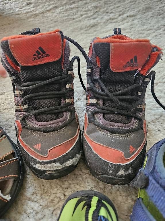 Chaussures garçon: Kinderschuhe Grösse 22 – D'occasion à Kiesen par Marie34 4