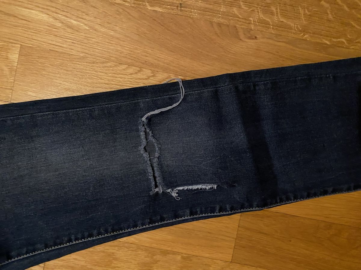 Levi's Jeans: Jeans Levi’s shaping slim taille 26 – Usato da Epagny venduto da nie_n5yb 1