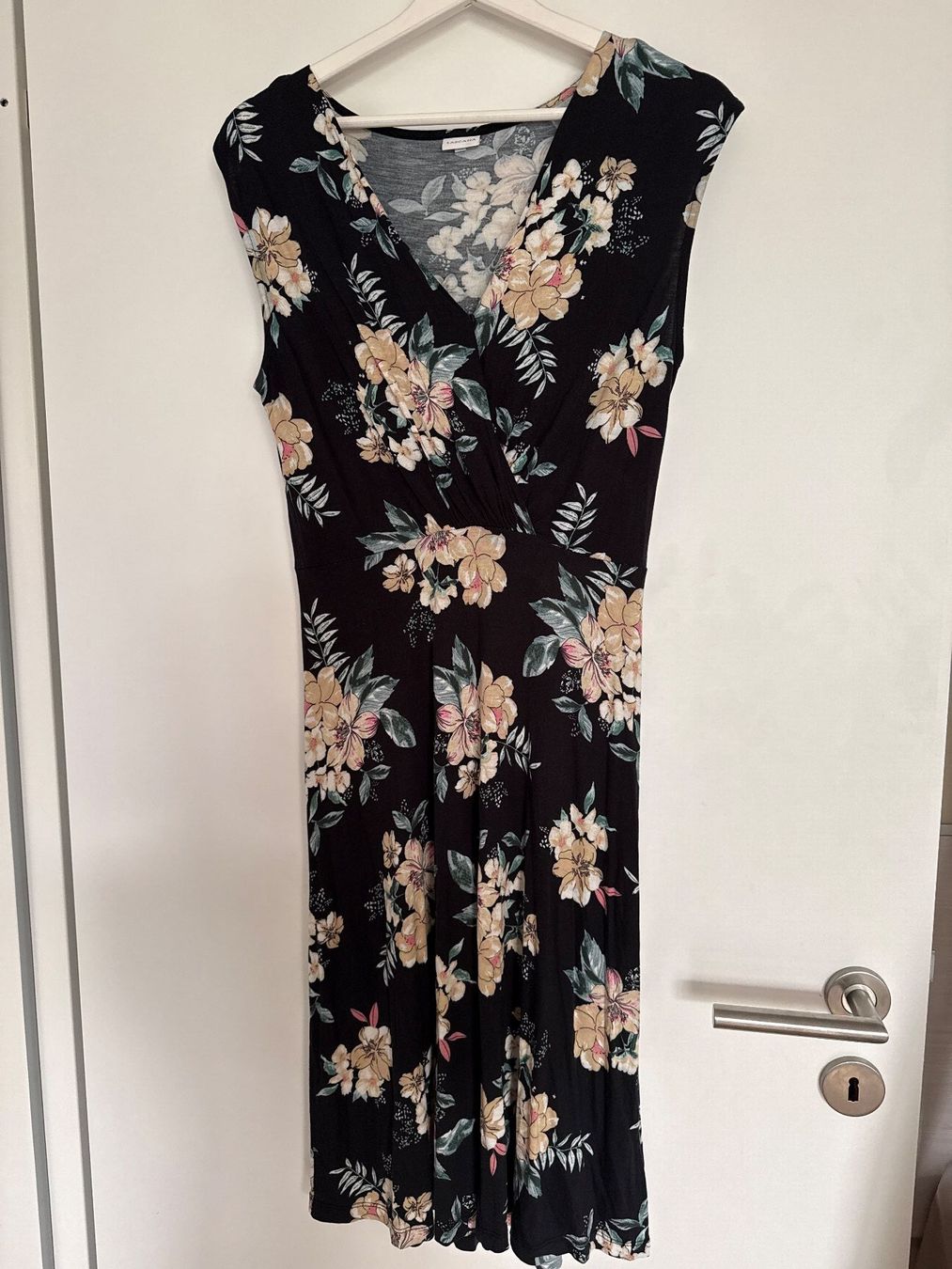 Lascana Vestiti: Strandkleid mit Blumen von Lascana Gr.36 – Usato da Schönenwerd venduto da d.chiara 1
