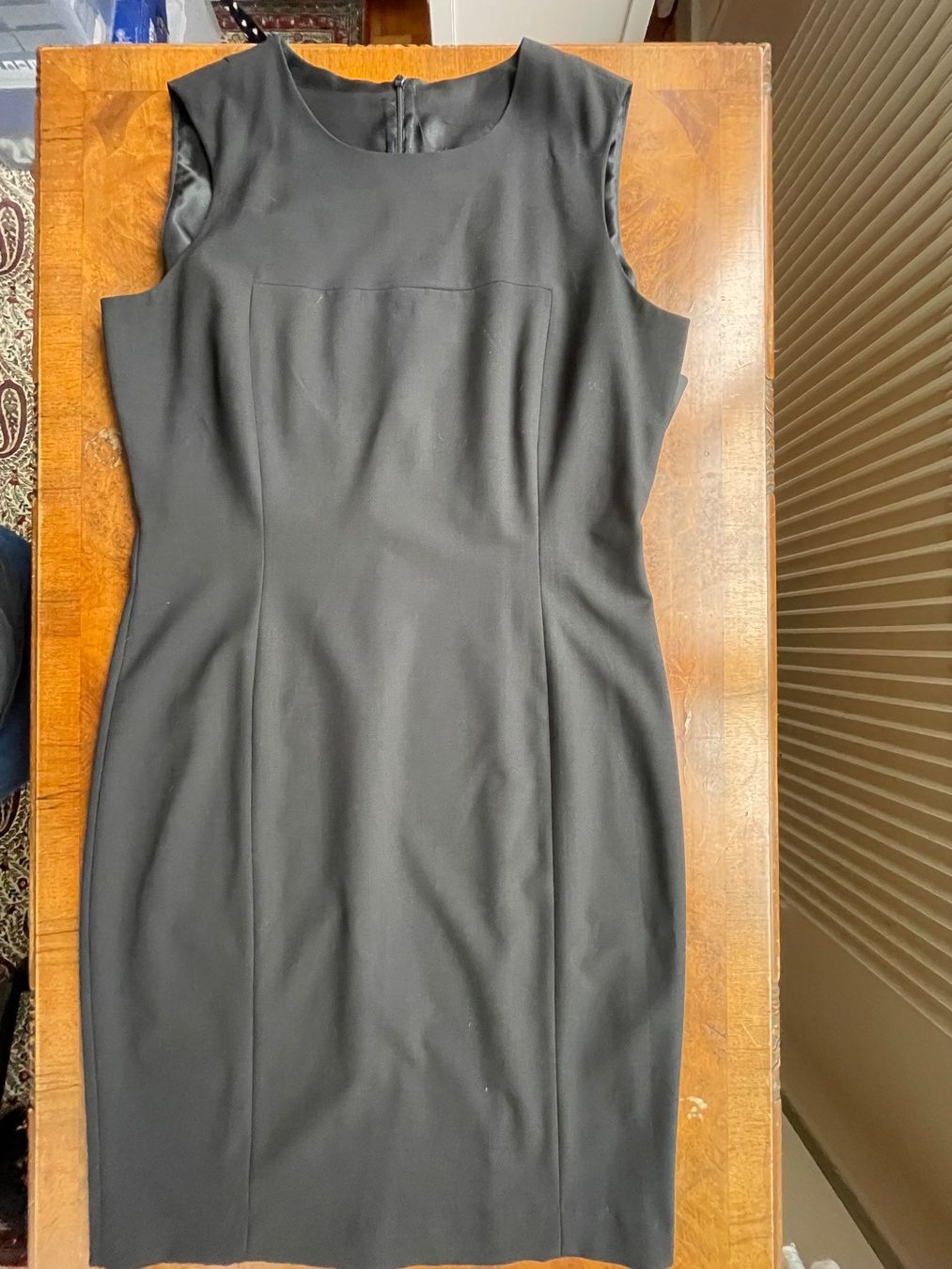 Vestiti: Robe noire – Usato da Pully venduto da Mazette 2