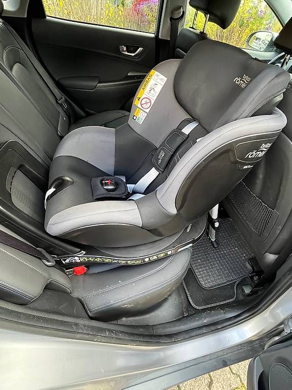 Seggiolini per auto: Britax Römer Kindersitz DUALFIX M i-SIZE – Usato da Hagneck venduto da royalhotel