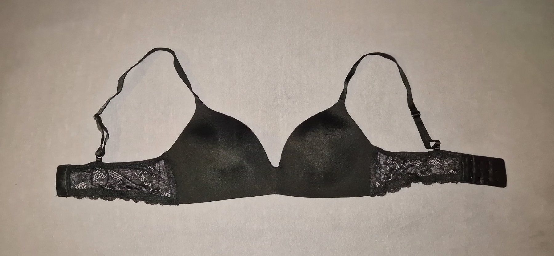 Sonstige Unterwäsche: Schöner Bügelloser BH – Gebraucht aus Bubendorf von ang_b829