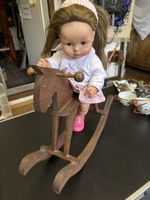 Puppe mit Schaukelpferd - Ideales Geschenk!
