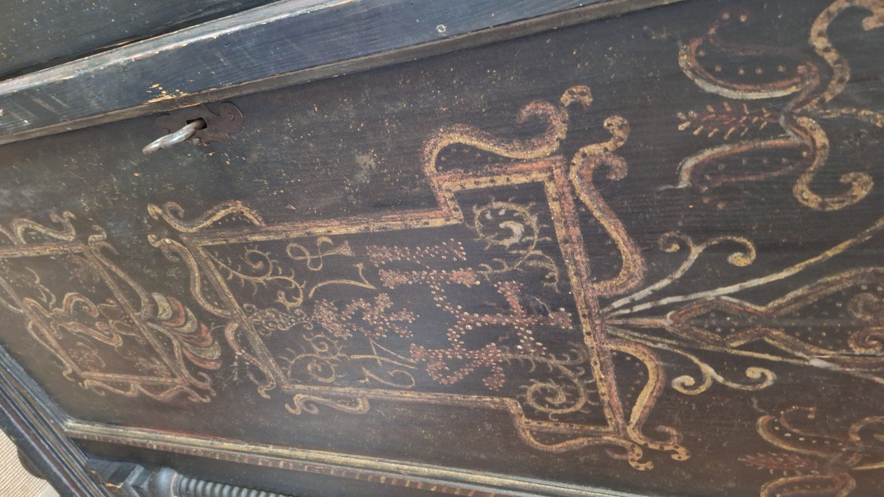 Armoires: Antiker, alter, schwarzer Schrank. Gratis abzuholen – D'occasion à Winterthur par ced_ckq5 3