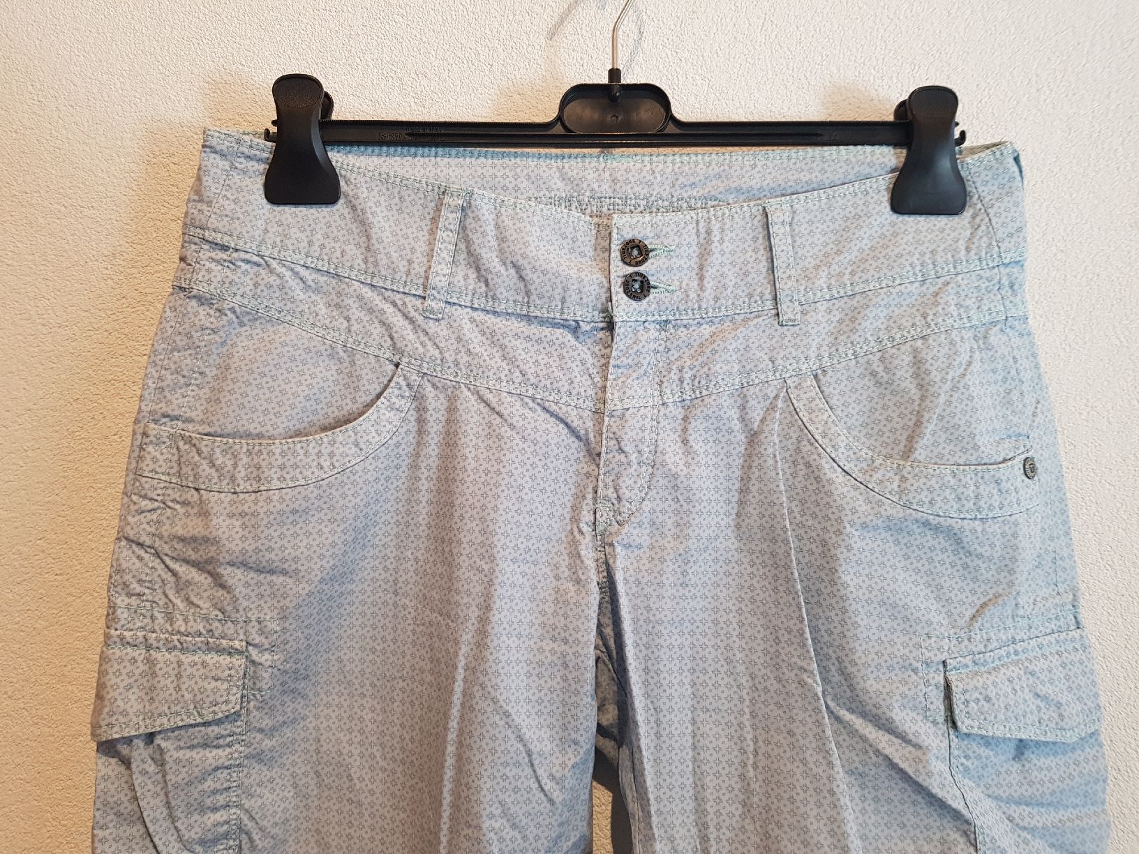 Pantaloni: 100% Coton - Bermuda Bleu Ciel - 38 – Usato da Haute-Nendaz venduto da Violette123 1
