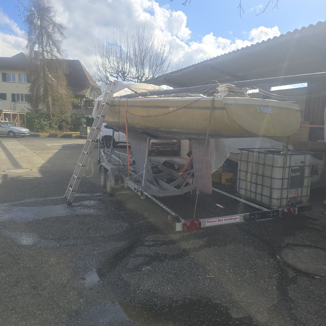 Stüssy Remorques: Segelboot Anhänger mit boot – D'occasion à Langenthal par Subaru.02
