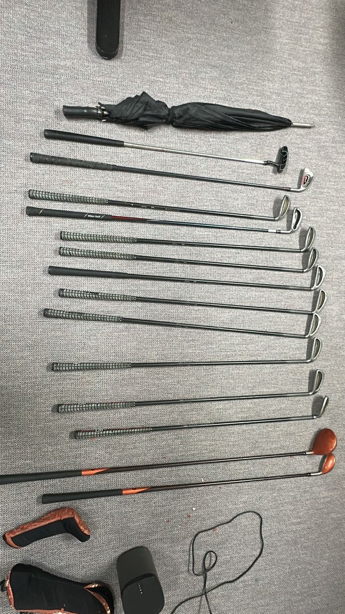 Wilson Mazze & Set: Set completo da golf Wilson + carrello per golf per la prima – Usato da Gwatt (Thun) venduto da inf_hgc8 4